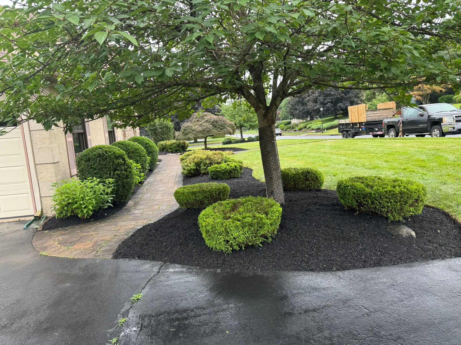 Mulch installation work by Green Force Property Services